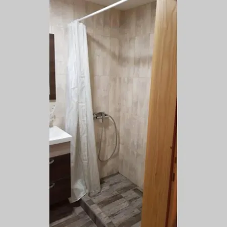 Eli, Belosavci With The View * Topola