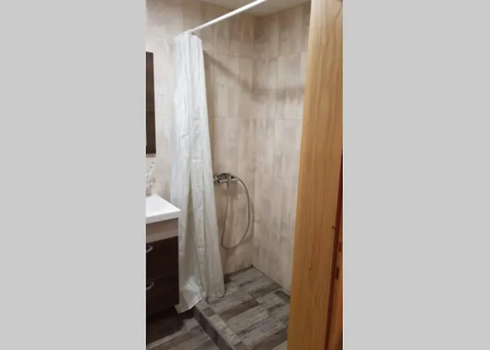 Eli, Belosavci With The View * Topola